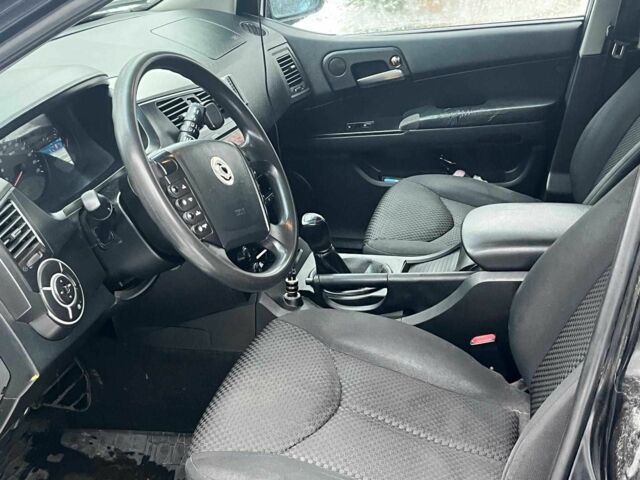 Чорний Cанг Йонг Kyron, об'ємом двигуна 2 л та пробігом 285 тис. км за 4490 $, фото 16 на Automoto.ua