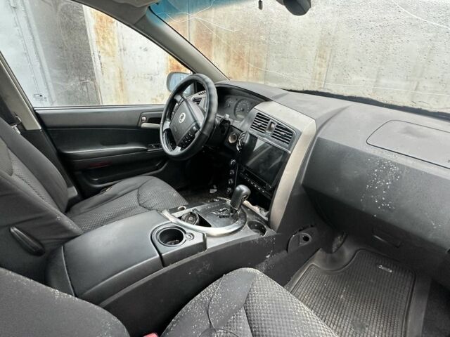 Черный Cанг Йонг Кирон, объемом двигателя 0 л и пробегом 250 тыс. км за 1950 $, фото 3 на Automoto.ua