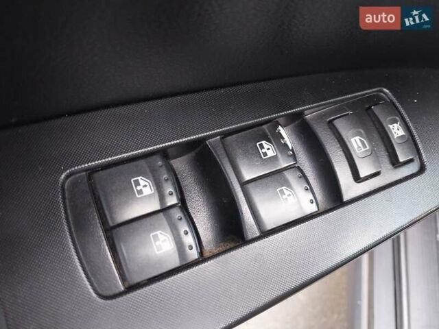 Черный Cанг Йонг Кирон, объемом двигателя 2 л и пробегом 220 тыс. км за 5999 $, фото 13 на Automoto.ua