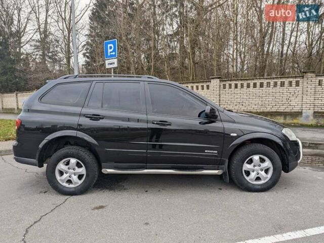 Черный Cанг Йонг Кирон, объемом двигателя 2 л и пробегом 155 тыс. км за 8000 $, фото 3 на Automoto.ua