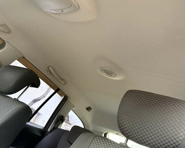 Чорний Cанг Йонг Kyron, об'ємом двигуна 2.3 л та пробігом 113 тис. км за 7500 $, фото 27 на Automoto.ua