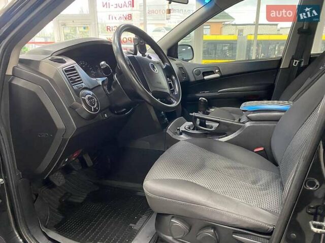 Черный Cанг Йонг Кирон, объемом двигателя 2.3 л и пробегом 221 тыс. км за 7290 $, фото 16 на Automoto.ua