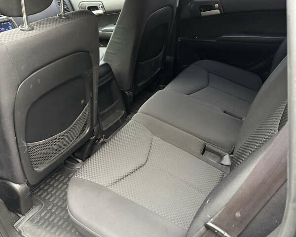 Чорний Cанг Йонг Kyron, об'ємом двигуна 2.3 л та пробігом 113 тис. км за 7500 $, фото 18 на Automoto.ua