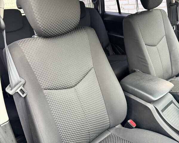 Чорний Cанг Йонг Kyron, об'ємом двигуна 2.3 л та пробігом 113 тис. км за 7500 $, фото 14 на Automoto.ua