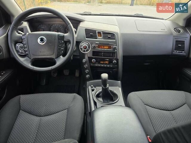 Чорний Cанг Йонг Kyron, об'ємом двигуна 2 л та пробігом 114 тис. км за 8000 $, фото 8 на Automoto.ua