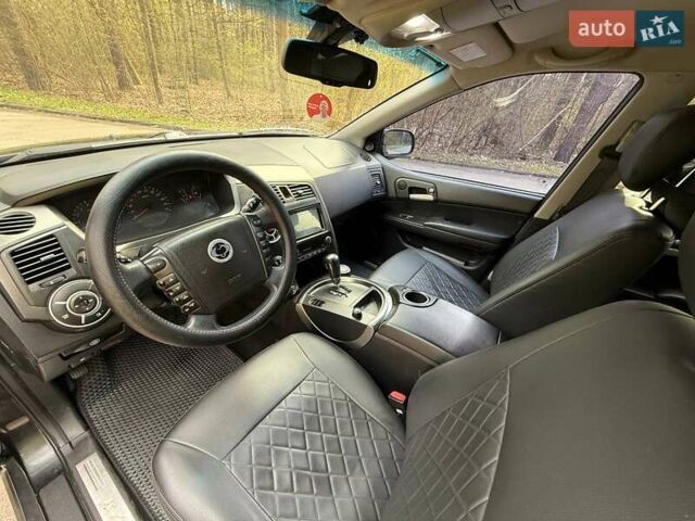 Черный Cанг Йонг Кирон, объемом двигателя 2 л и пробегом 150 тыс. км за 8300 $, фото 17 на Automoto.ua