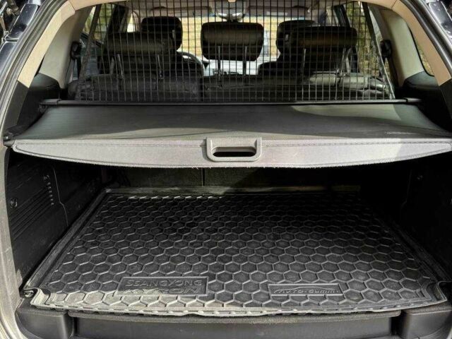 Черный Cанг Йонг Кирон, объемом двигателя 2 л и пробегом 150 тыс. км за 8700 $, фото 4 на Automoto.ua