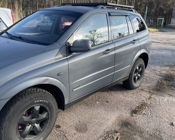 Черный Cанг Йонг Кирон, объемом двигателя 2 л и пробегом 220 тыс. км за 4250 $, фото 2 на Automoto.ua