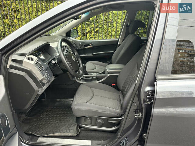Черный Cанг Йонг Кирон, объемом двигателя 2 л и пробегом 69 тыс. км за 8800 $, фото 11 на Automoto.ua