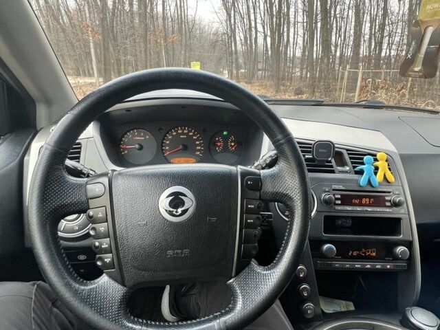 Чорний Cанг Йонг Kyron, об'ємом двигуна 2 л та пробігом 150 тис. км за 10300 $, фото 7 на Automoto.ua