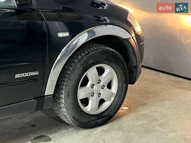 Чорний Cанг Йонг Kyron, об'ємом двигуна 2 л та пробігом 157 тис. км за 8500 $, фото 3 на Automoto.ua