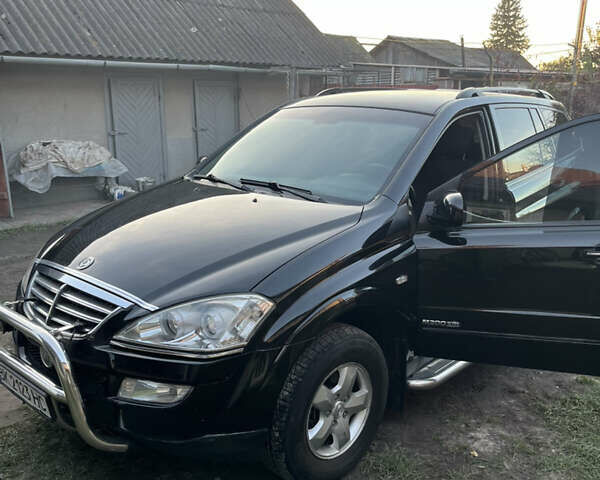 Чорний Cанг Йонг Kyron, об'ємом двигуна 2 л та пробігом 200 тис. км за 8000 $, фото 5 на Automoto.ua