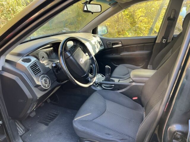 Черный Cанг Йонг Кирон, объемом двигателя 0 л и пробегом 145 тыс. км за 8500 $, фото 2 на Automoto.ua