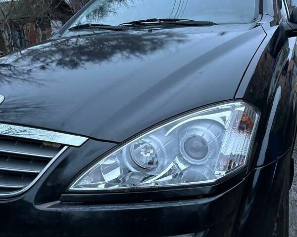 Черный Cанг Йонг Кирон, объемом двигателя 2 л и пробегом 126 тыс. км за 12500 $, фото 1 на Automoto.ua