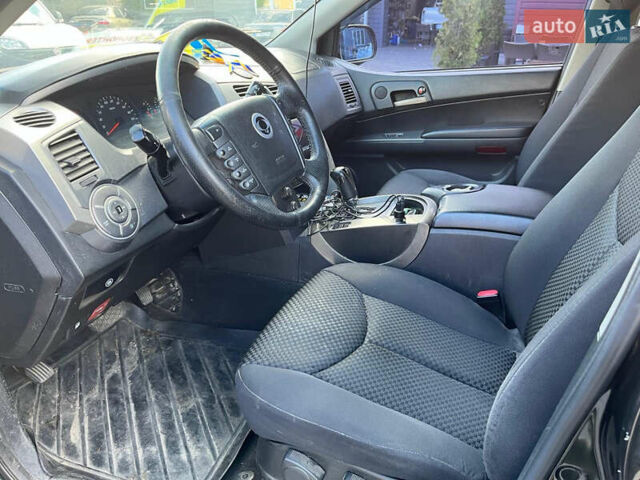 Черный Cанг Йонг Кирон, объемом двигателя 2 л и пробегом 177 тыс. км за 8700 $, фото 5 на Automoto.ua