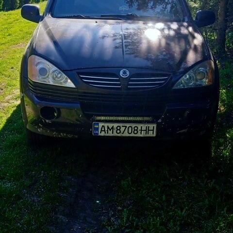 Фиолетовый Cанг Йонг Кирон, объемом двигателя 2 л и пробегом 350 тыс. км за 4500 $, фото 2 на Automoto.ua