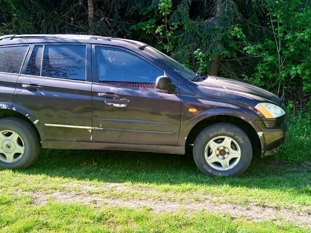 Фиолетовый Cанг Йонг Кирон, объемом двигателя 2 л и пробегом 350 тыс. км за 4500 $, фото 1 на Automoto.ua