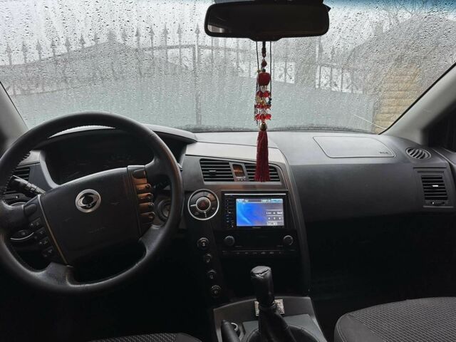 Коричневый Cанг Йонг Кирон, объемом двигателя 2.3 л и пробегом 260 тыс. км за 6800 $, фото 4 на Automoto.ua