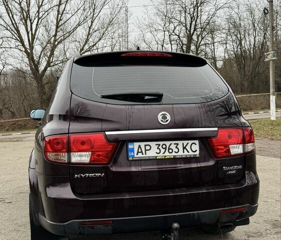 Красный Cанг Йонг Кирон, объемом двигателя 2 л и пробегом 350 тыс. км за 6400 $, фото 5 на Automoto.ua