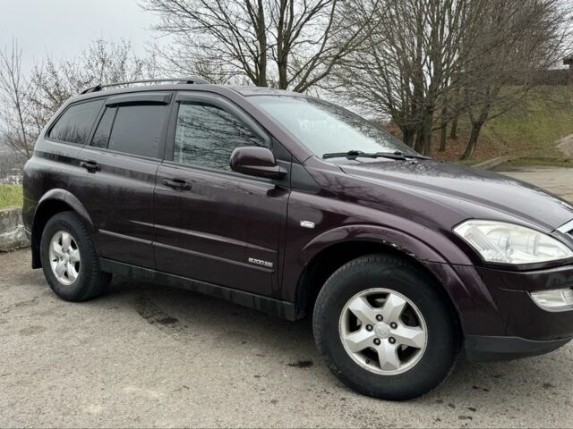 Красный Cанг Йонг Кирон, объемом двигателя 2 л и пробегом 350 тыс. км за 6400 $, фото 7 на Automoto.ua