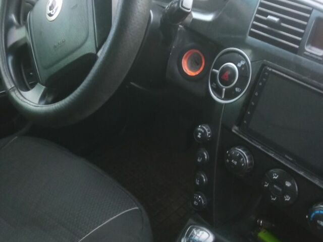 Cанг Йонг Кирон 2010 в Овруче на Automoto.ua Красный Cанг Йонг Кирон, объемом двигателя 2 л и пробегом 158 тыс. км за 7500 $, фото 17 на Automoto.ua