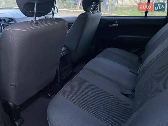 Красный Cанг Йонг Кирон, объемом двигателя 2 л и пробегом 61 тыс. км за 8800 $, фото 19 на Automoto.ua