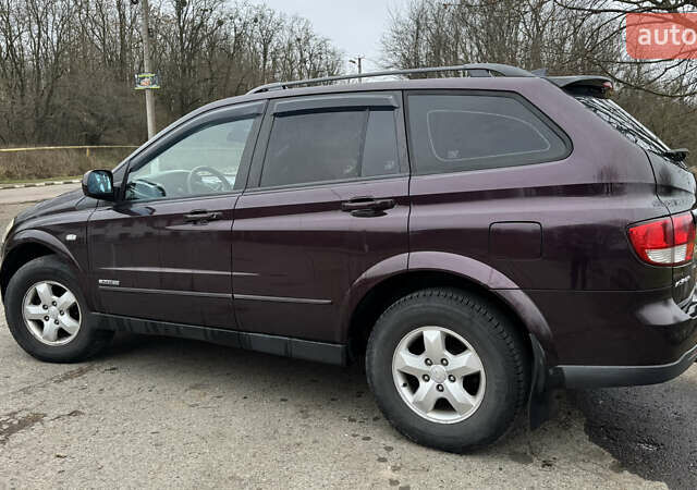 Червоний Cанг Йонг Kyron, об'ємом двигуна 2 л та пробігом 350 тис. км за 6400 $, фото 4 на Automoto.ua