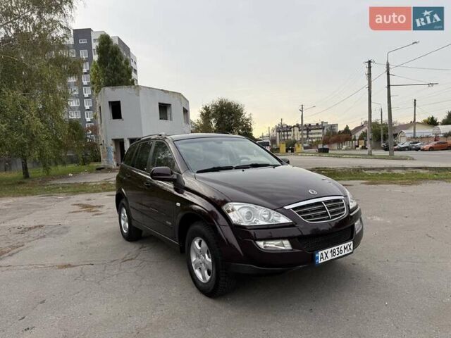 Красный Cанг Йонг Кирон, объемом двигателя 2.3 л и пробегом 220 тыс. км за 6600 $, фото 2 на Automoto.ua