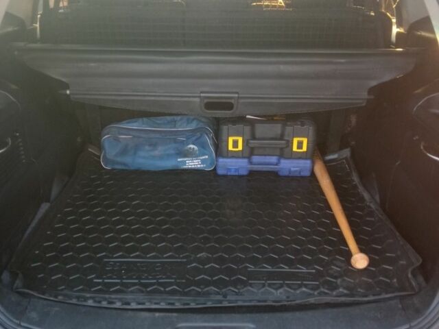 Cанг Йонг Кирон 2010 в Овруче на Automoto.ua Красный Cанг Йонг Кирон, объемом двигателя 2 л и пробегом 158 тыс. км за 7500 $, фото 3 на Automoto.ua