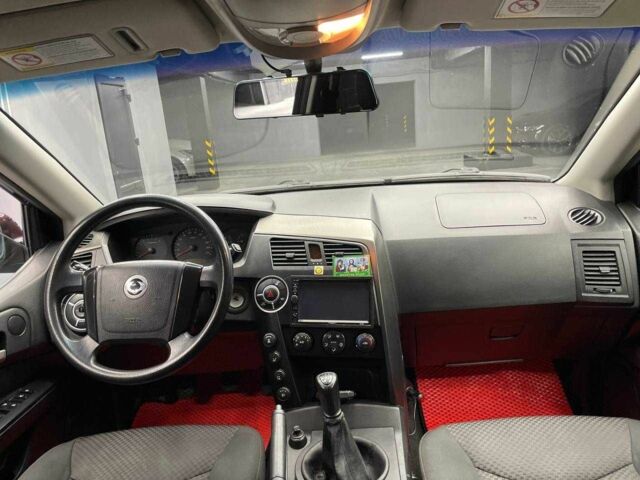 Красный Cанг Йонг Кирон, объемом двигателя 2.3 л и пробегом 72 тыс. км за 10700 $, фото 13 на Automoto.ua