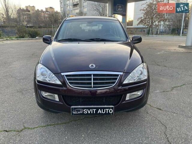 Красный Cанг Йонг Кирон, объемом двигателя 2 л и пробегом 61 тыс. км за 8800 $, фото 1 на Automoto.ua