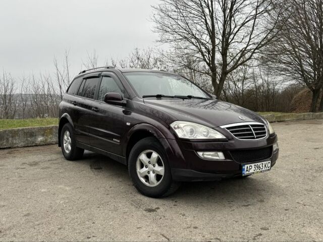 Красный Cанг Йонг Кирон, объемом двигателя 2 л и пробегом 350 тыс. км за 6400 $, фото 1 на Automoto.ua