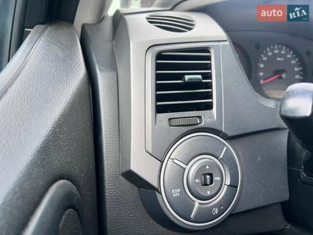 Cанг Йонг Kyron, об'ємом двигуна 2 л та пробігом 69 тис. км за 8000 $, фото 8 на Automoto.ua