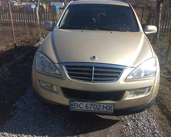 Желтый Cанг Йонг Кирон, объемом двигателя 2 л и пробегом 240 тыс. км за 7100 $, фото 3 на Automoto.ua