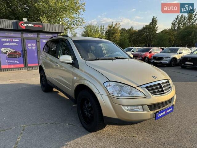 Жовтий Cанг Йонг Kyron, об'ємом двигуна 2 л та пробігом 221 тис. км за 8500 $, фото 2 на Automoto.ua