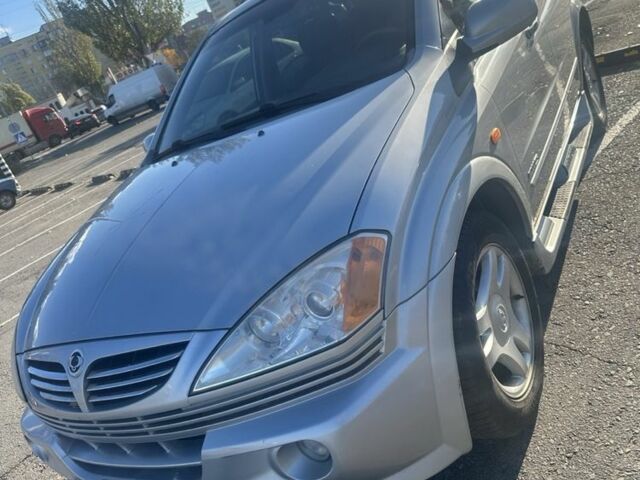 Сірий Cанг Йонг Kyron, об'ємом двигуна 2 л та пробігом 235 тис. км за 6500 $, фото 2 на Automoto.ua