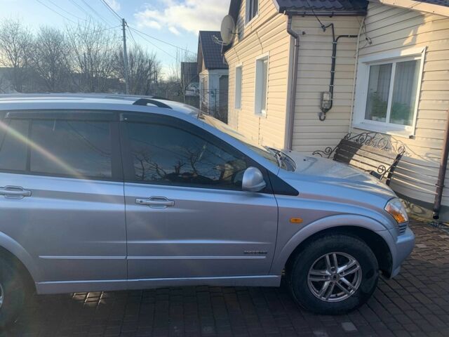 Сірий Cанг Йонг Kyron, об'ємом двигуна 2 л та пробігом 191 тис. км за 4300 $, фото 2 на Automoto.ua