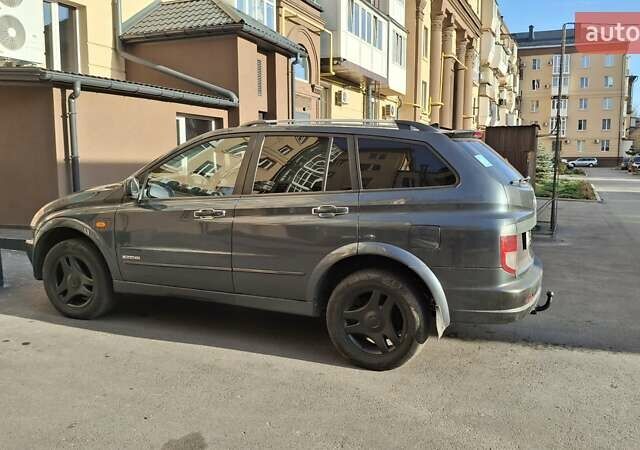 Серый Cанг Йонг Кирон, объемом двигателя 2 л и пробегом 355 тыс. км за 6800 $, фото 1 на Automoto.ua