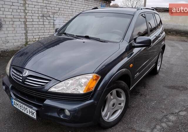 Сірий Cанг Йонг Kyron, об'ємом двигуна 2 л та пробігом 289 тис. км за 4999 $, фото 2 на Automoto.ua