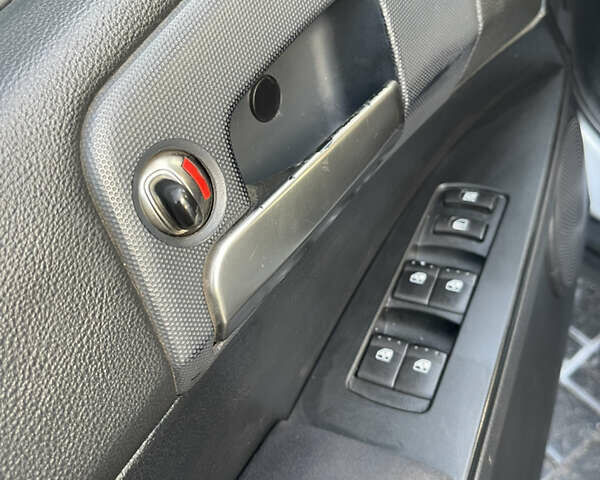 Сірий Cанг Йонг Kyron, об'ємом двигуна 2 л та пробігом 261 тис. км за 9000 $, фото 18 на Automoto.ua