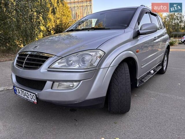 Сірий Cанг Йонг Kyron, об'ємом двигуна 2 л та пробігом 339 тис. км за 5250 $, фото 3 на Automoto.ua