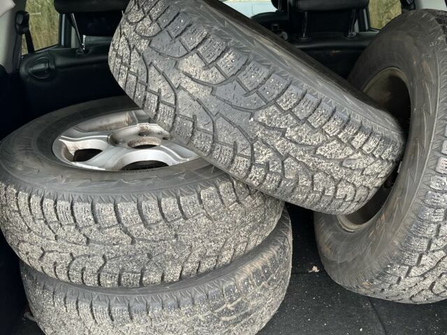 Серый Cанг Йонг Кирон, объемом двигателя 2.7 л и пробегом 275 тыс. км за 5000 $, фото 8 на Automoto.ua