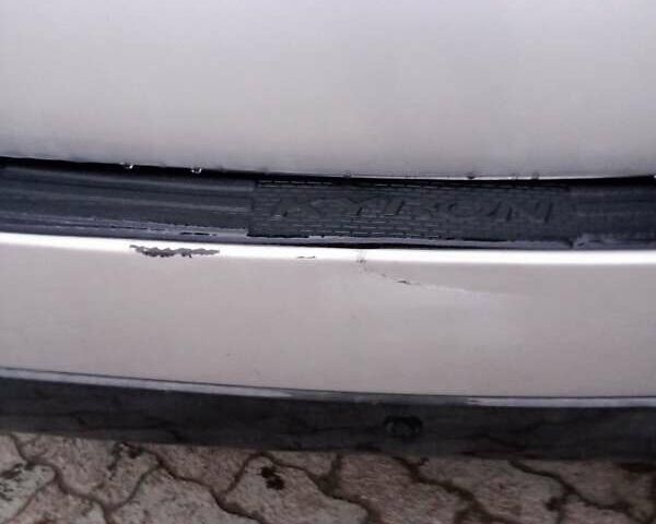 Сірий Cанг Йонг Kyron, об'ємом двигуна 2 л та пробігом 260 тис. км за 6400 $, фото 2 на Automoto.ua