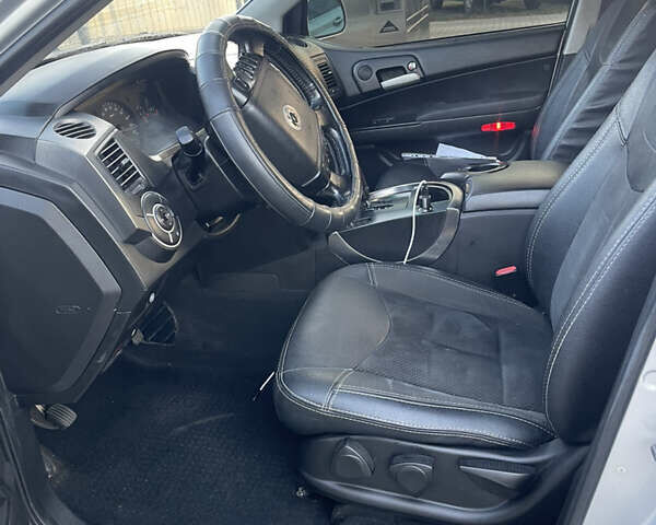 Сірий Cанг Йонг Kyron, об'ємом двигуна 2 л та пробігом 261 тис. км за 9000 $, фото 17 на Automoto.ua