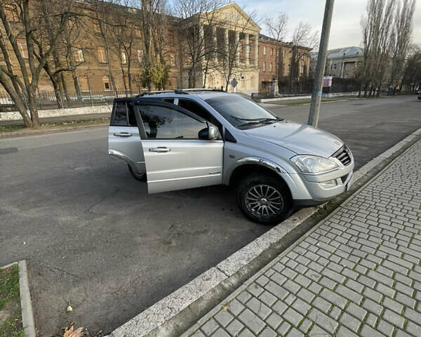 Сірий Cанг Йонг Kyron, об'ємом двигуна 2 л та пробігом 261 тис. км за 9000 $, фото 7 на Automoto.ua