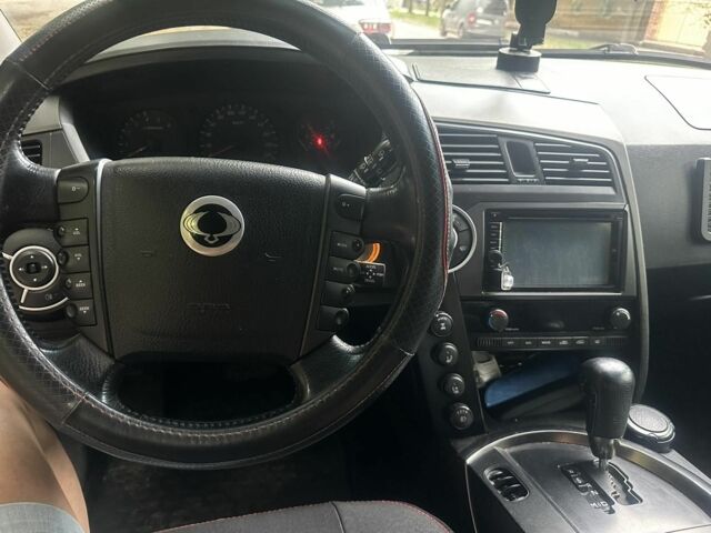 Сірий Cанг Йонг Kyron, об'ємом двигуна 2 л та пробігом 180 тис. км за 7300 $, фото 2 на Automoto.ua