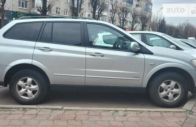 Серый Cанг Йонг Кирон, объемом двигателя 2.3 л и пробегом 230 тыс. км за 6900 $, фото 3 на Automoto.ua
