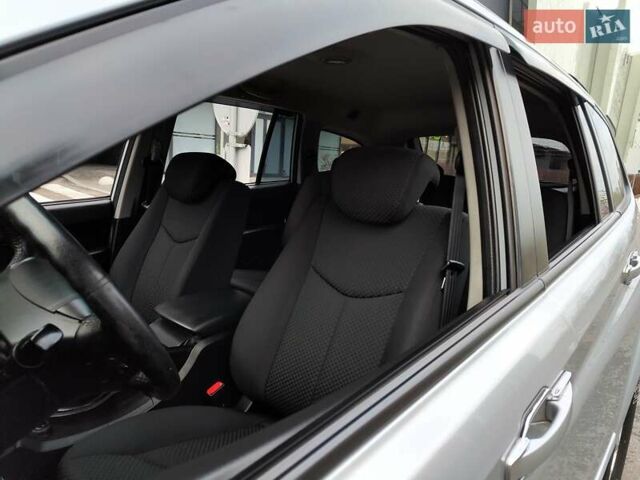 Серый Cанг Йонг Кирон, объемом двигателя 2.3 л и пробегом 163 тыс. км за 5990 $, фото 4 на Automoto.ua