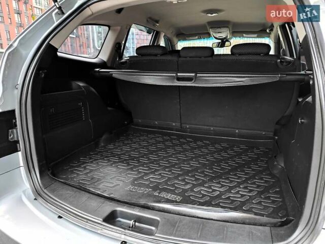 Серый Cанг Йонг Кирон, объемом двигателя 2.3 л и пробегом 163 тыс. км за 5990 $, фото 19 на Automoto.ua