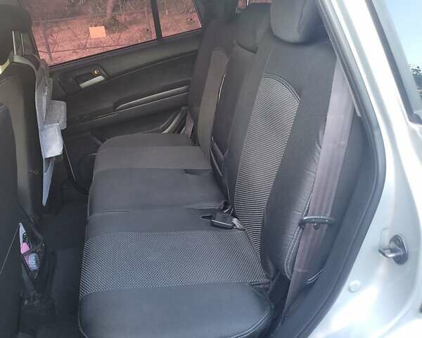 Cанг Йонг Kyron 2010 у Києві на Automoto.ua Сірий Cанг Йонг Kyron, об'ємом двигуна 2 л та пробігом 178 тис. км за 7200 $, фото 15 на Automoto.ua